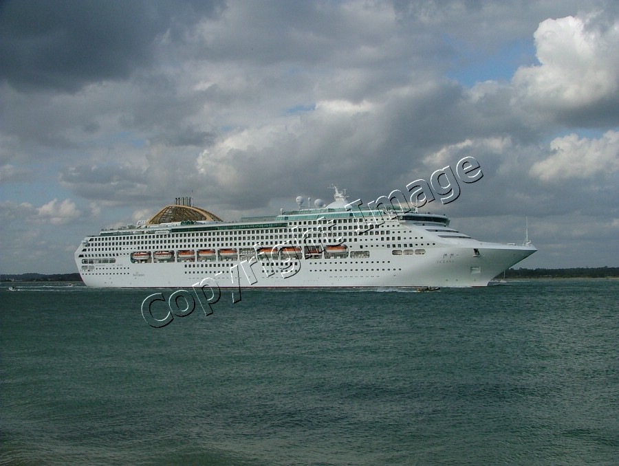 Oceana off Calshot 29 August 2009